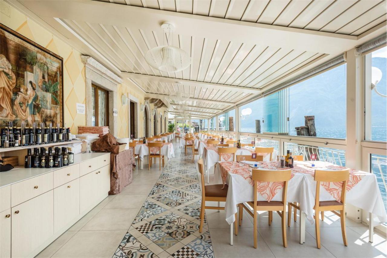Hotel Le Palme Лимоне-суль-Гарда Экстерьер фото